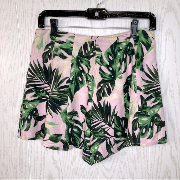 Lush Tropical Print Flowy Wide Leg Shorts Size Medium - Picture 5 of 13